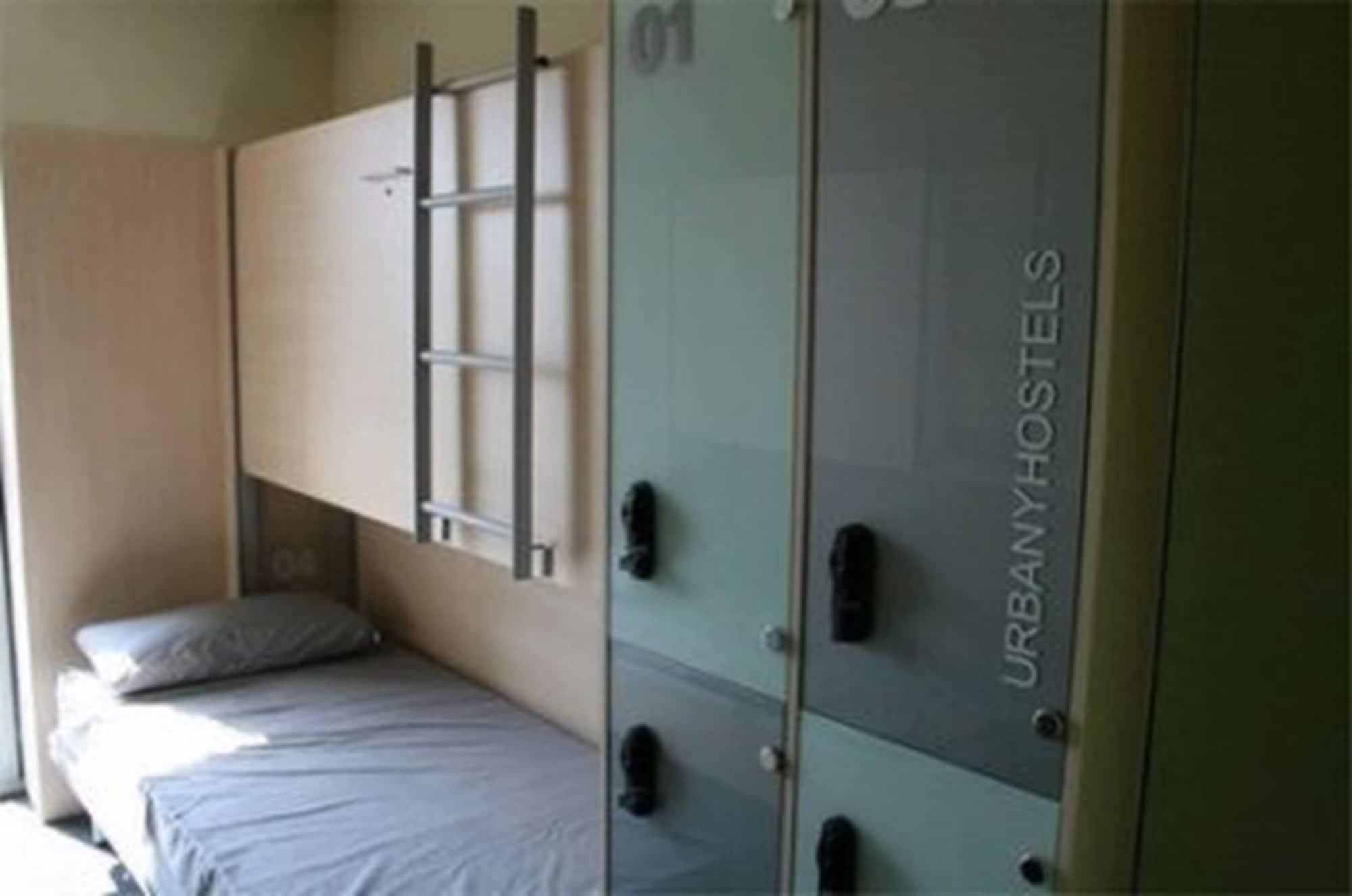 Urbany Hostel Barcelona Exterior photo